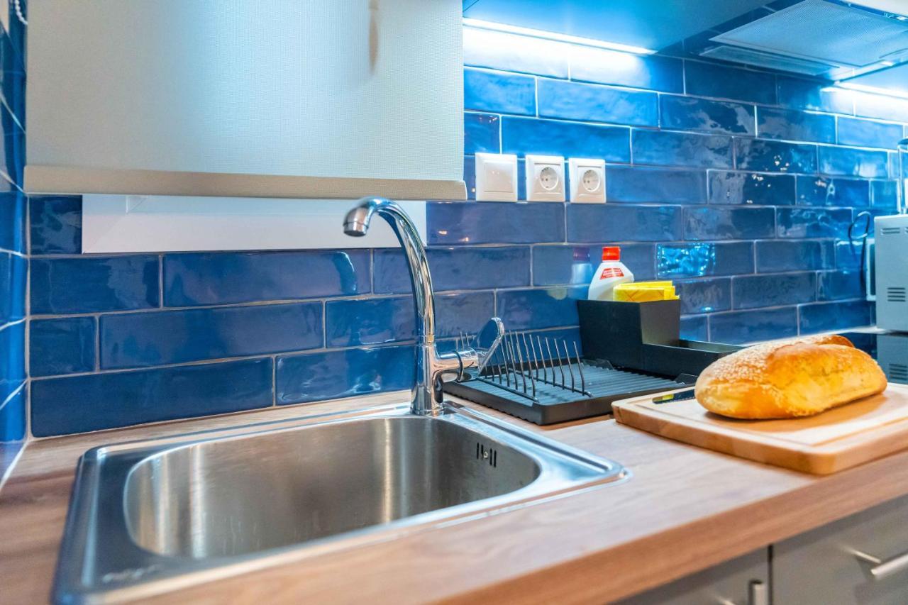 Suites 05-06 - Smart Cozy Suites - Large 2 Bedroom, Near Athens And Metro Kültér fotó