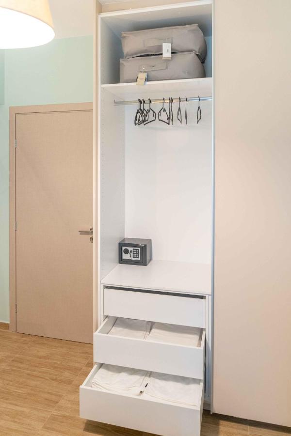Suites 05-06 - Smart Cozy Suites - Large 2 Bedroom, Near Athens And Metro Kültér fotó