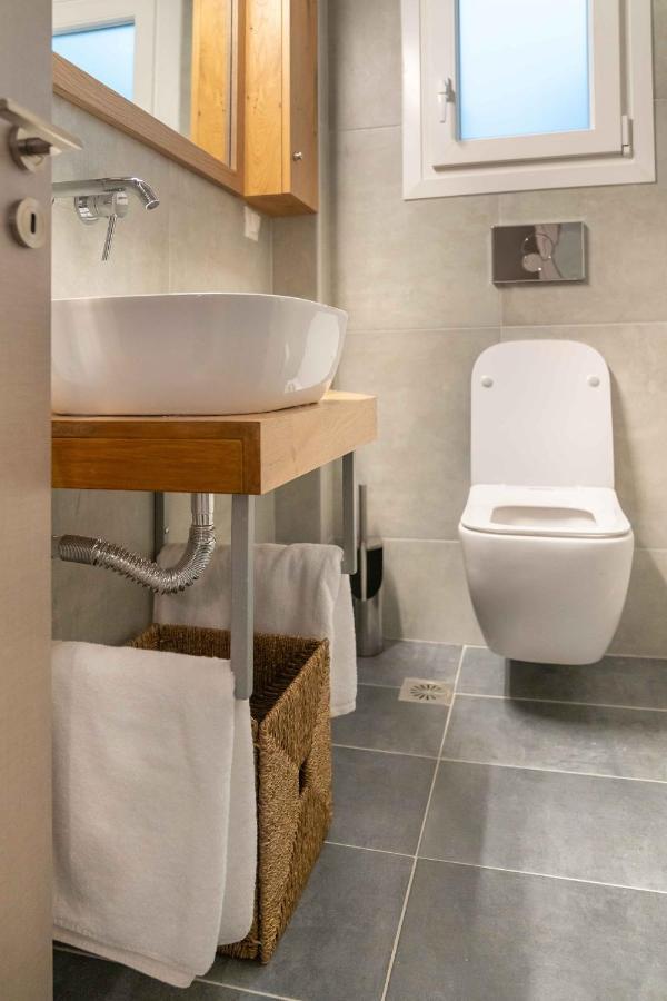 Suites 05-06 - Smart Cozy Suites - Large 2 Bedroom, Near Athens And Metro Kültér fotó